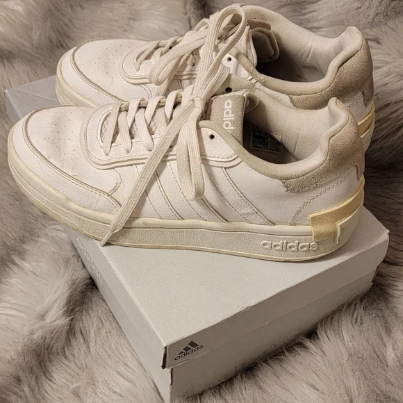 ADIDAS Postmove Basketball Runners - Picture 4 of 15